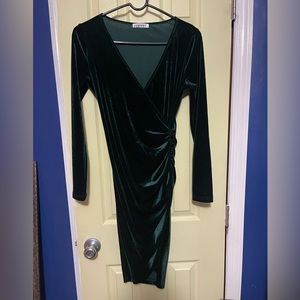 GUBERRY Women’s Wrap V Nevk Long Sleeve Velvet Dress